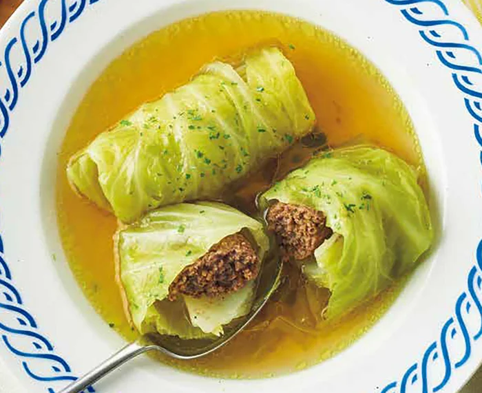 カレー風味でご飯が進む！ 子どもにも人気の「レンジでロールキャベツ」