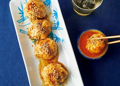 お弁当のおかずにも！ レンジで仕上げるからふわふわ「焼き鳥つくね」