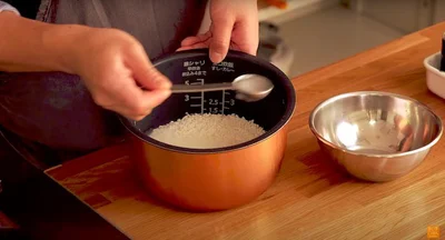 水を大さじ3〜4くらい取り出す