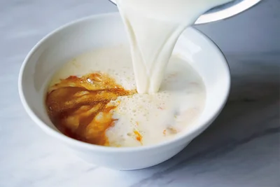 卵が入るとまろやかで茶碗蒸しのようなやさしい味わいに！