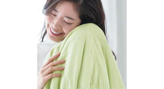 肌に触れる外側の生地は綿100%で柔らか。