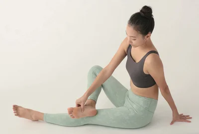 だるさ・冷え・むくみがツライ...。その不調は「足首ストレッチ」におまかせ！