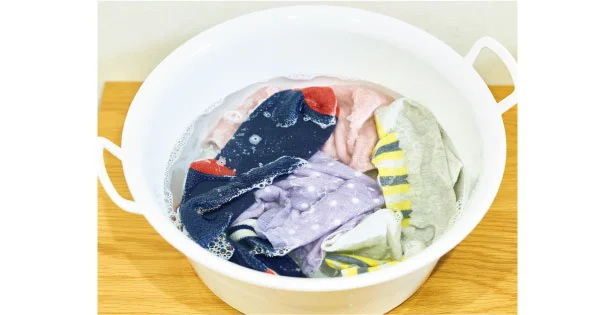 1Lの水(お湯)に対し、10mlの本剤を入れてつけ置き
