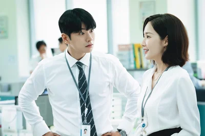 韓国ドラマ『私の夫と結婚して』史上最悪夫・ミンファンを演じた俳優イ・イギョン。ミンファンは怖いときはとことん怖いのに、コミカルなシーンも多く、そのギャップから悪役としては異例の人気を獲得！