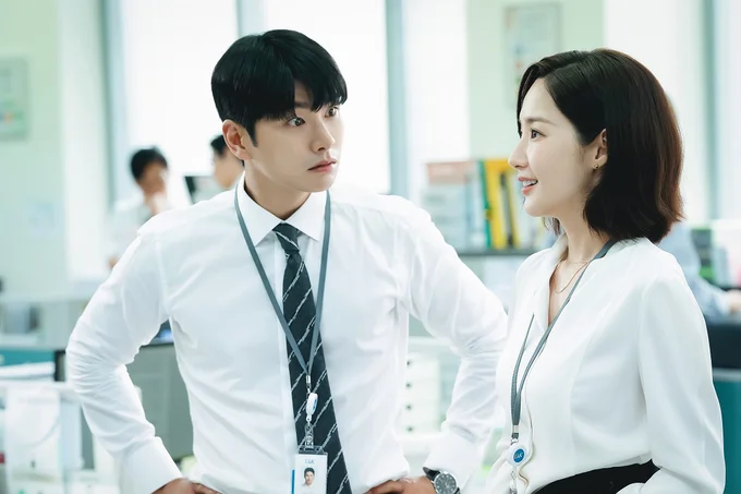 韓国ドラマ『私の夫と結婚して』史上最悪夫・ミンファンを演じた俳優イ・イギョン。ミンファンは怖いときはとことん怖いのに、コミカルなシーンも多く、そのギャップから悪役としては異例の人気を獲得！