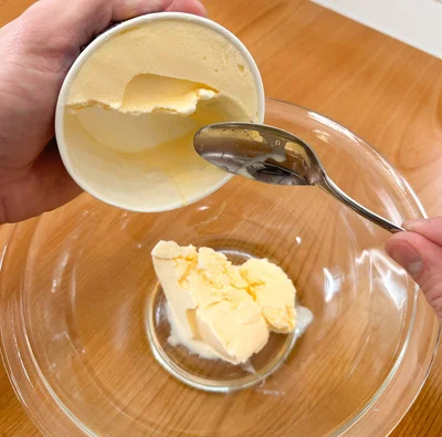 アイスをレンチンして卵液代わりに（生地作りの続きは？▶︎次の画像へ）
