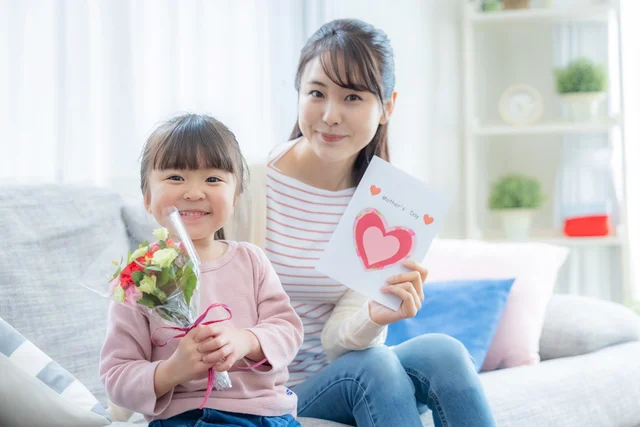 今年の母の日、お母さんに何を贈る？1万3千人アンケートの結果を公開