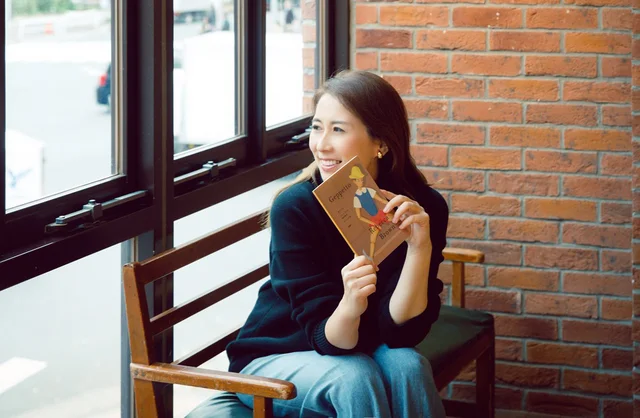 「書くことが辛かった」50歳で退社し、文章を書き始めた私が伝えたいこと【堀井美香さんインタビュー】