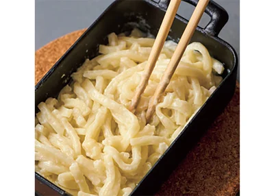 耐熱容器の中で、うどんと調味料などを混ぜるから、洗い物も減らせて◎