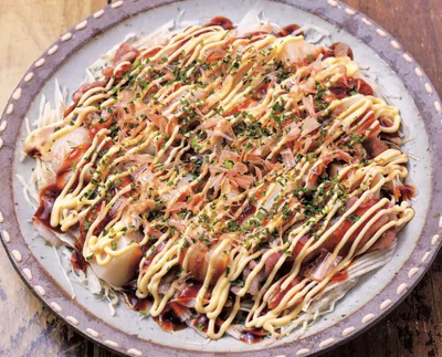 キャベツ＆豚バラで食べるとあの味！「お好み焼き風もち」