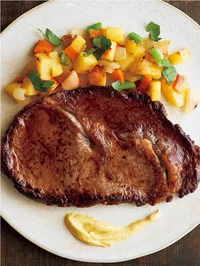 牛ステーキは焦げる直前まで焼くのがおいしい！松尾シェフの「リブロースステーキ」
