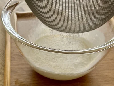 薄力粉とベーキングパウダーは合わせてふるう