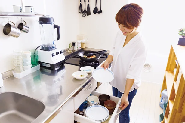 4.盛りつける 作業台の引き出しからパッと皿を出して、盛りつければOK