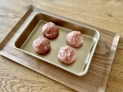 肉だねを4等分に