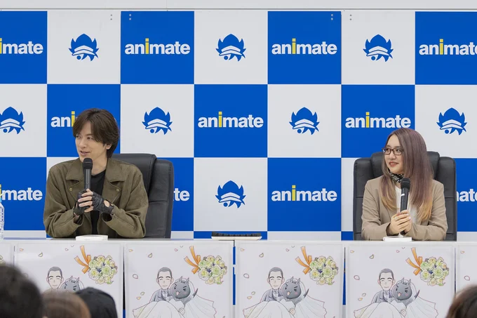 姉の影木栄貴さん(右)と弟のDAIGOさん(左)