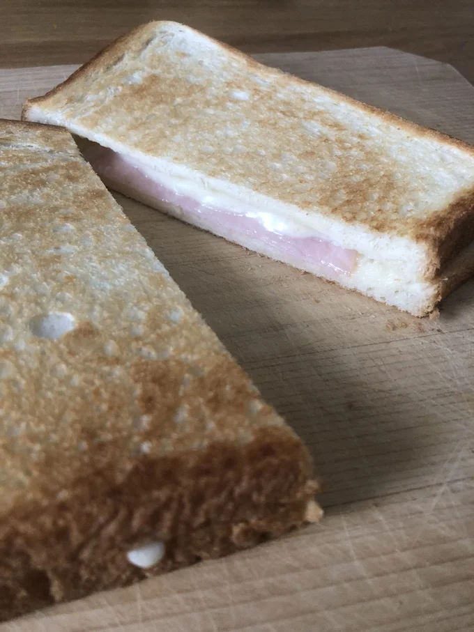 10枚切りの食パン2枚でホットサンド
