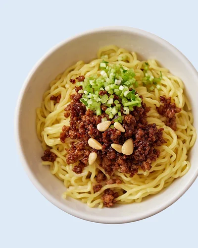 ランチはもちろん深夜でも食べたいジャンクフード