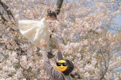 とっても素敵な写真です▶1年後に同じドレスで写真を撮ってみると…（⇒次へ）
