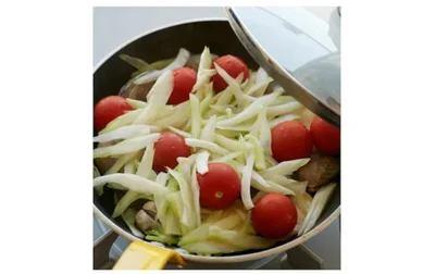 とりむね肉は蒸して仕上げるとしっとり