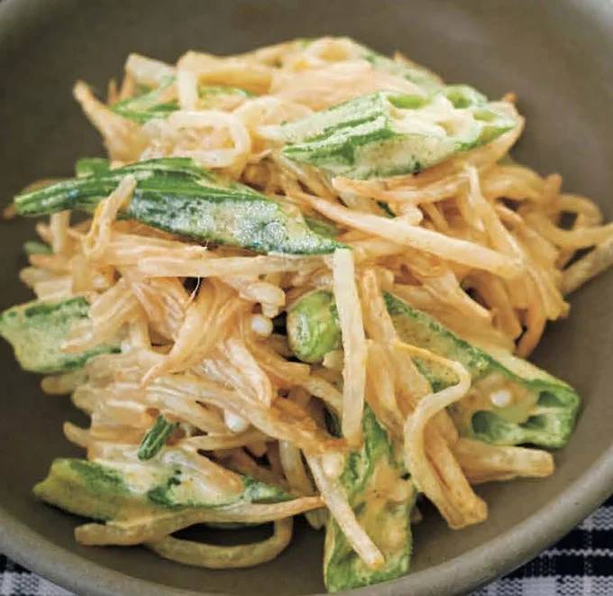 スパイスをきかせたマヨ味が食欲を刺激「もやしとオクラのカレーマヨあえ」