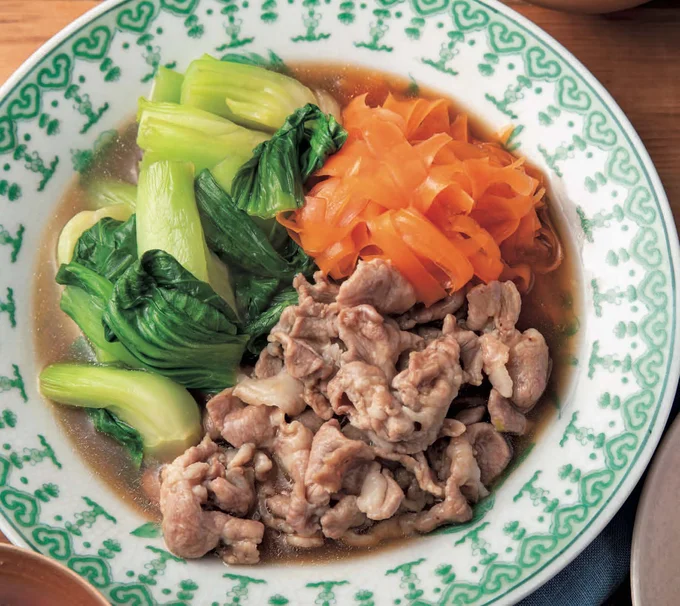 豚薄切り肉とチンゲンサイ、にんじんを合わせて、こくのある和風のうま煮に
