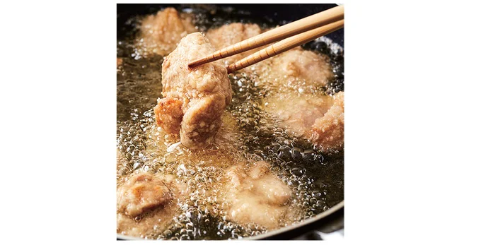 きつね色になるまで5分ほど揚げ焼きに