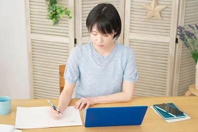 現役Webライターも熱心に受講！体系的な学びで、スキルアップを目指せる「レタスクラブ Webライティング教室」受講者インタビュー