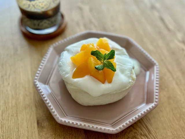 焼かないから簡単♪ しっとりふわふわ「黄桃の食パンショートケーキ」