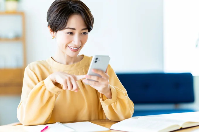パソコンが扱えなくても、インスタグラムならスマホひとつで始められる