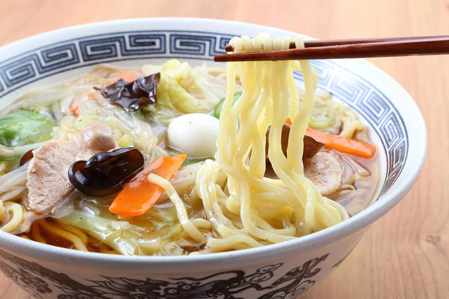 ラーメンどんぶりの縁に描かれた渦巻き模様にはどんな意味がある？／子どもに話したい雑学（8）