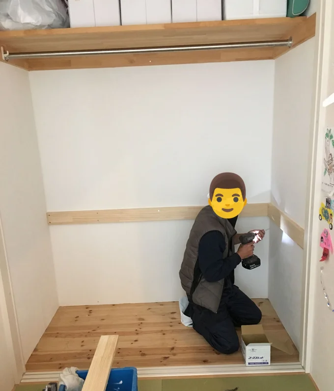大工さんに中段の棚板を付けてもらうことに