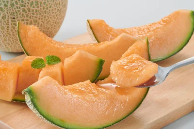 メロンの産地・北海道富良野市から直送！希少な「食べ比べセット」を予約販売【7/25（木）まで】