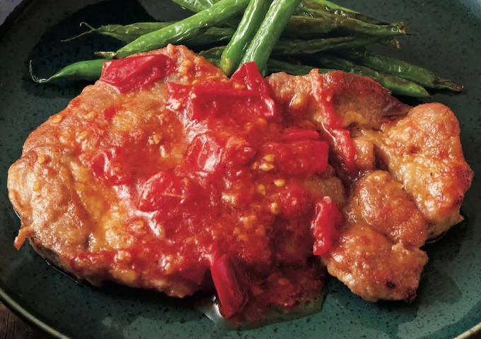 みずみずしいトマトソースをかけて、後味さっぱり「豚肉のソテー トマトソースがけ」