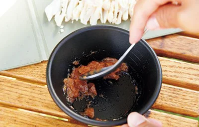 味をみて砂糖の量を調整