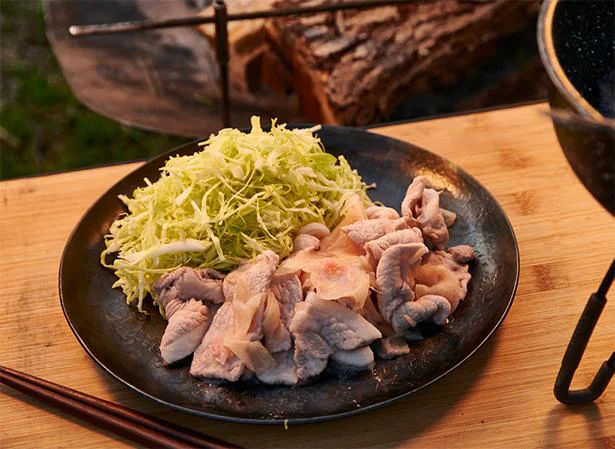 「しょうガリ焼き」甘酢漬けの漬け汁も活用！クセになる味【人気キャンプYouTuberレシピ】／日本一おいしいソロキャンプ（6）