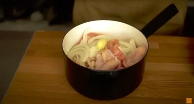にんにくを入れる