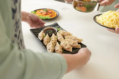にんにくたっぷりの料理がニオイの原因になることも