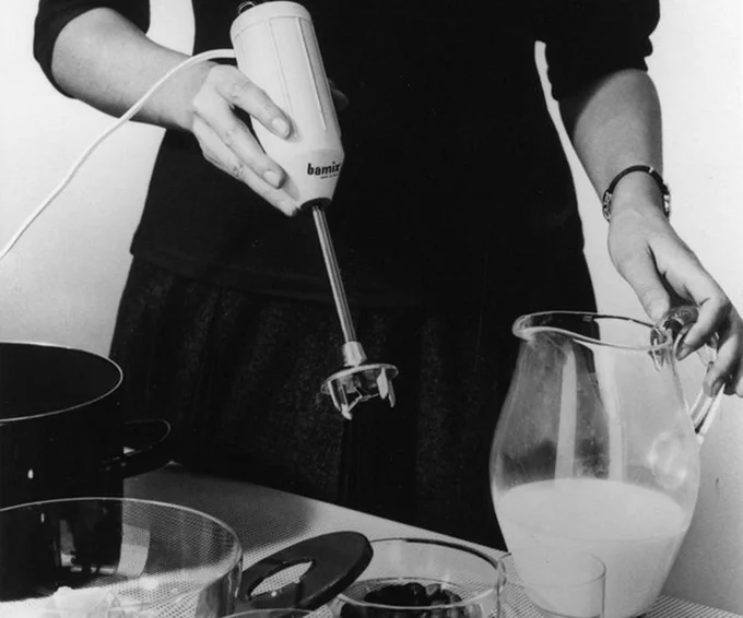 バーミックスは、1954年スイス生まれのハンディフードプロセッサーの元祖