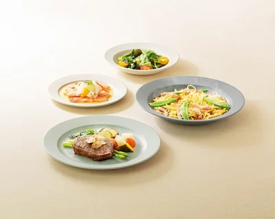 料理が映えるシンプルデザイン