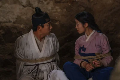 捕らえられてしまった２人『御史＜オサ＞とジョイ』