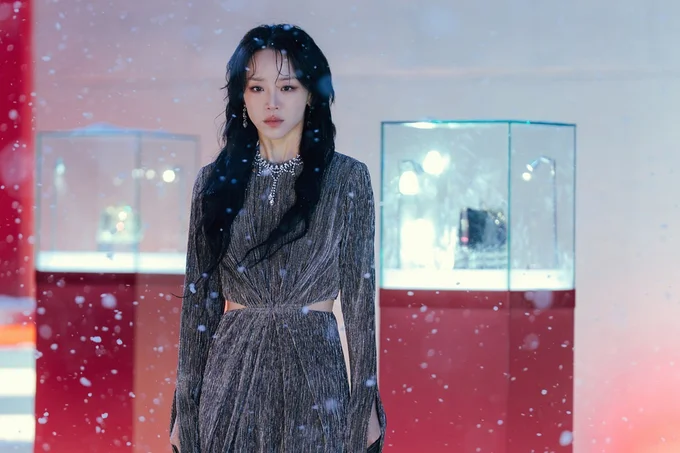 サラ・キムが纏うファッションやジュエリー、バッグも超魅力的