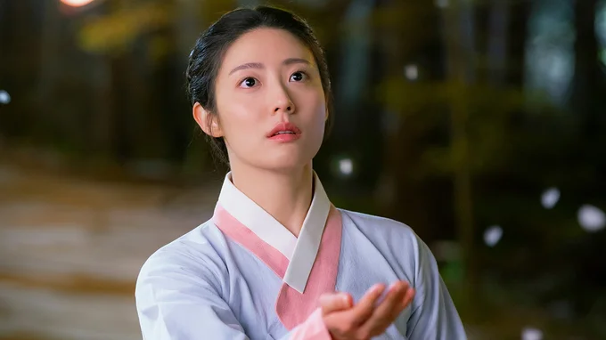 ナム・ジヒョンが演じる医女で義賊のウンジョ