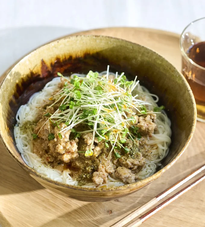 香味野菜とごまの風味がたまらない、担担(タンタン)風そうめん