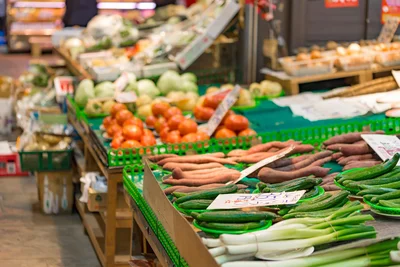 野菜を売る店をなぜ「八百屋」さんと呼ぶ？