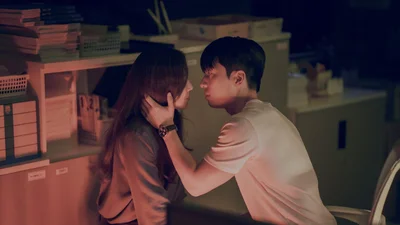 話題のキスシーン。まるで2人の恋愛模様を覗き見しているような感覚にドキドキ