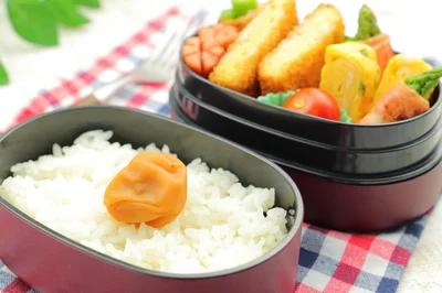 梅干しはちぎって全体に