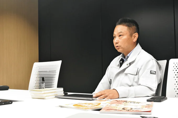 「ライフプランはFP（ファイナンシャルプランナー）の方も立てられますが、家づくりと連動して考える場合、FPの方は家づくりのプロではありませんから、分からないこともあります。なので将来の修繕、ランニングコストなど家の長期コストを考慮してライフプランを立てるなら、お客様、住宅会社の担当者、FPの3人でつくるのが最適解でしょう」