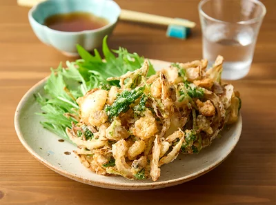 【忙しい日々の晩ごはん】麺類のトッピングにも大活躍「シーフードミックスかき揚げ」