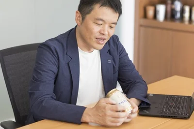 「マルエフ」を手にブランドの展望を語る