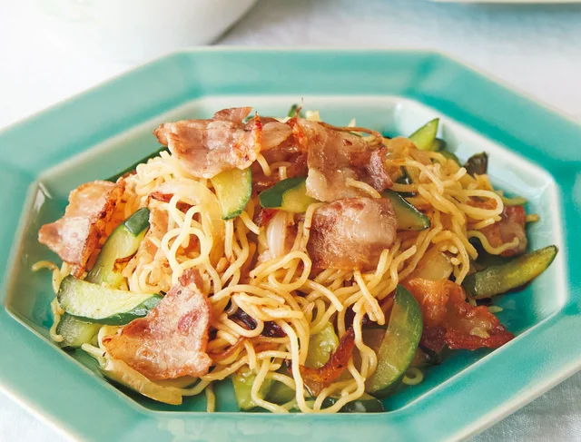 夏の終わりのお昼は「きゅうり」を使って！サッと作れる混ぜご飯や焼きそばが便利